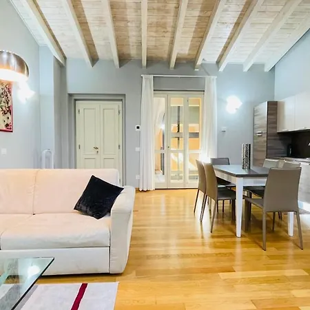 Casa Giulia 波尔佩纳泽德尔加尔达